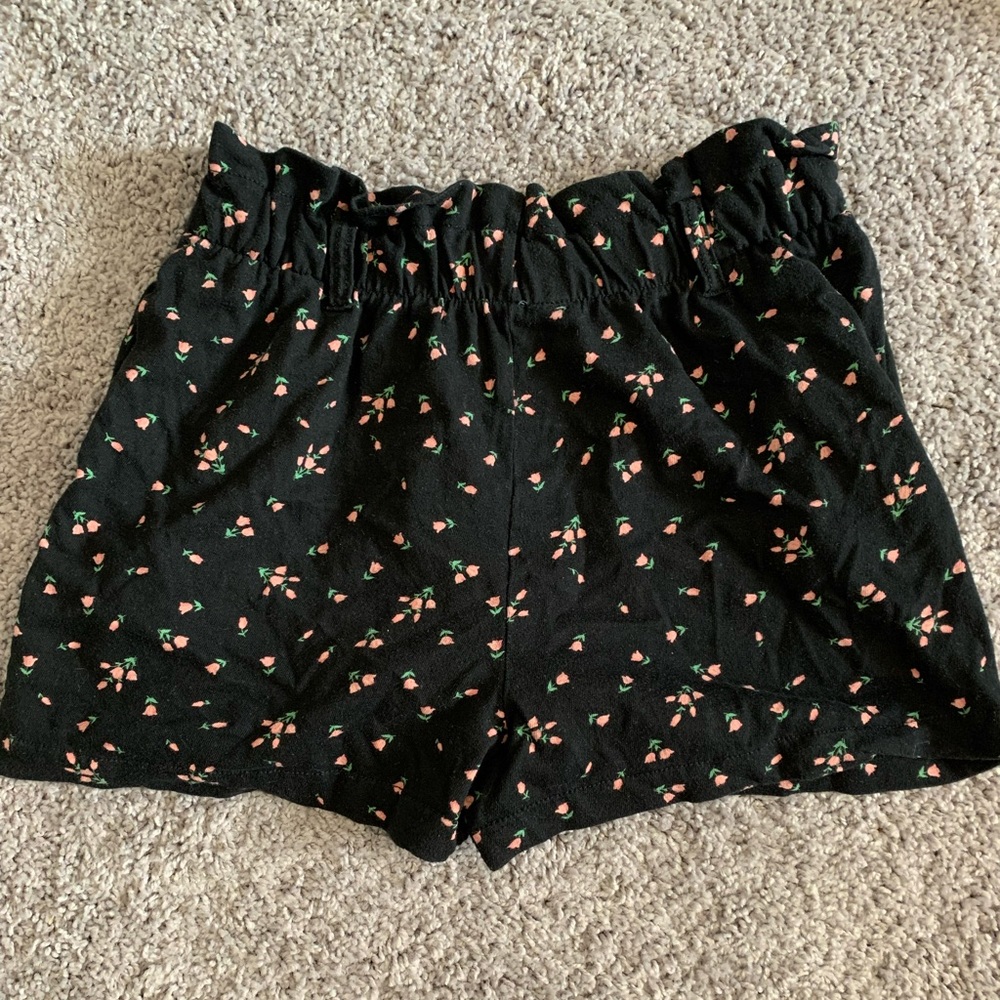 Black floral high waisted stretch shorts